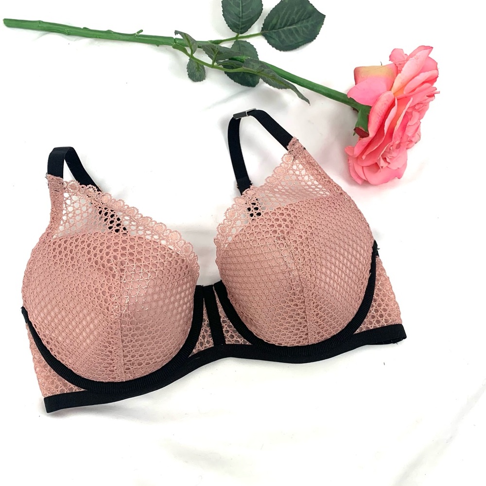 NWOT Victoria’s Secret shimmer bra